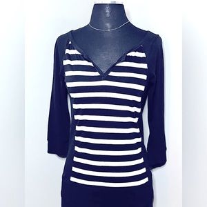 NWOT Express 3/4 length sleeve v-neck top.  Black and white stripes size XS-S❣️